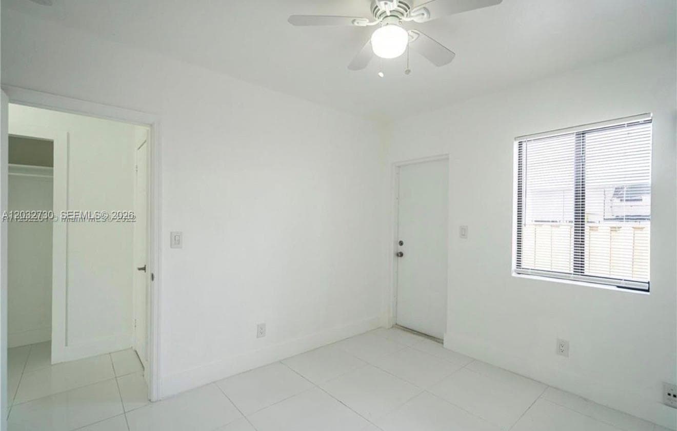 A12032730 — Miami Beach
