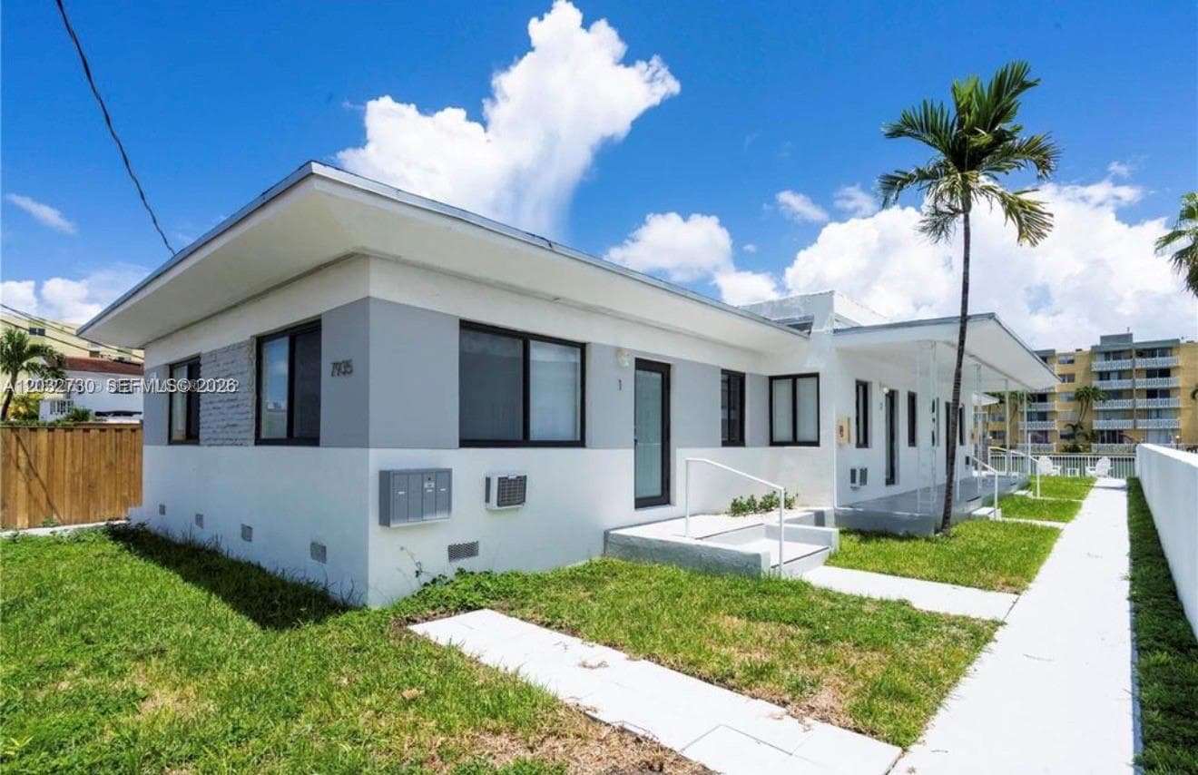 A12032730 — Miami Beach — 4