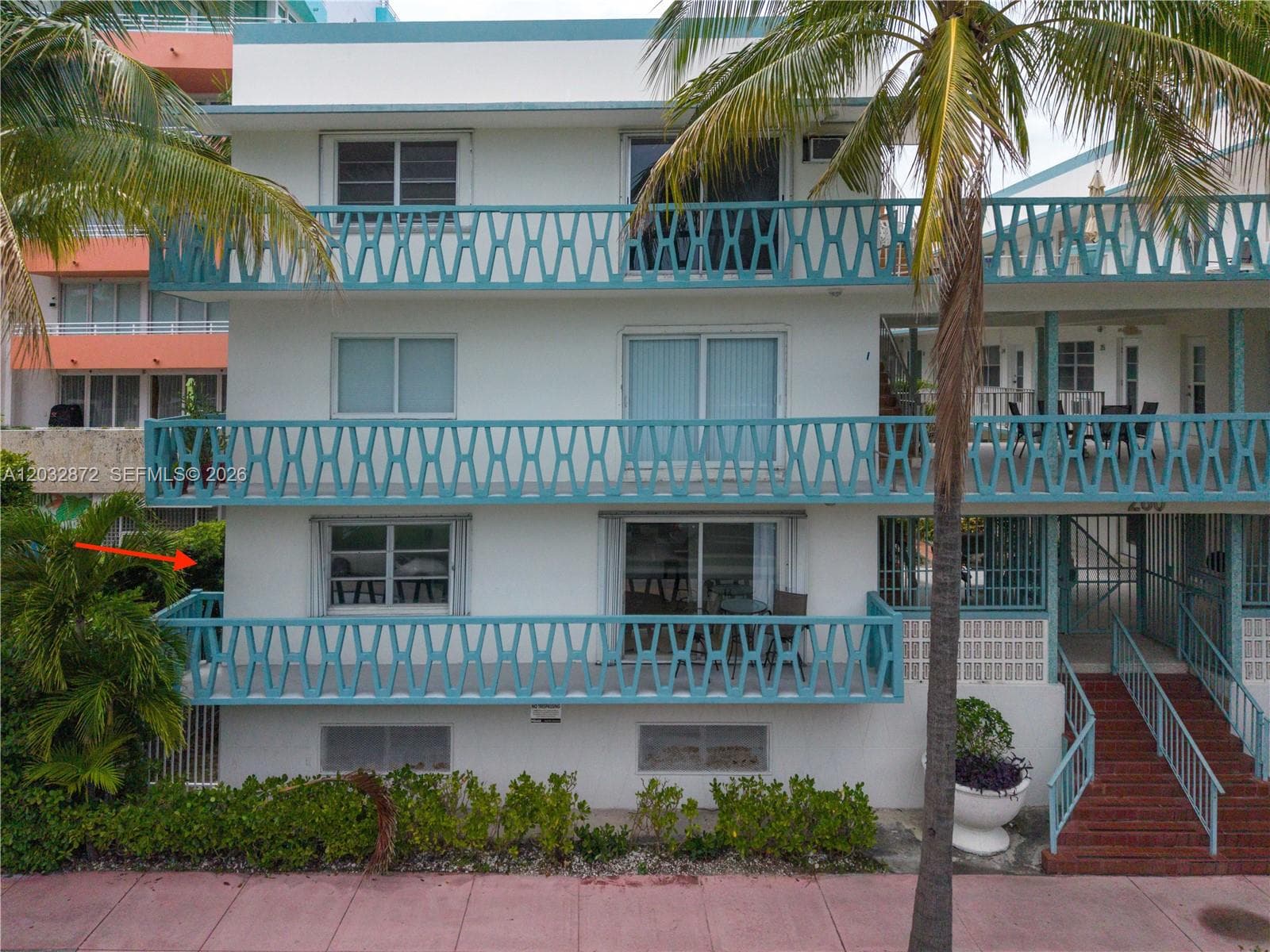 A12032872 — Miami Beach — 2
