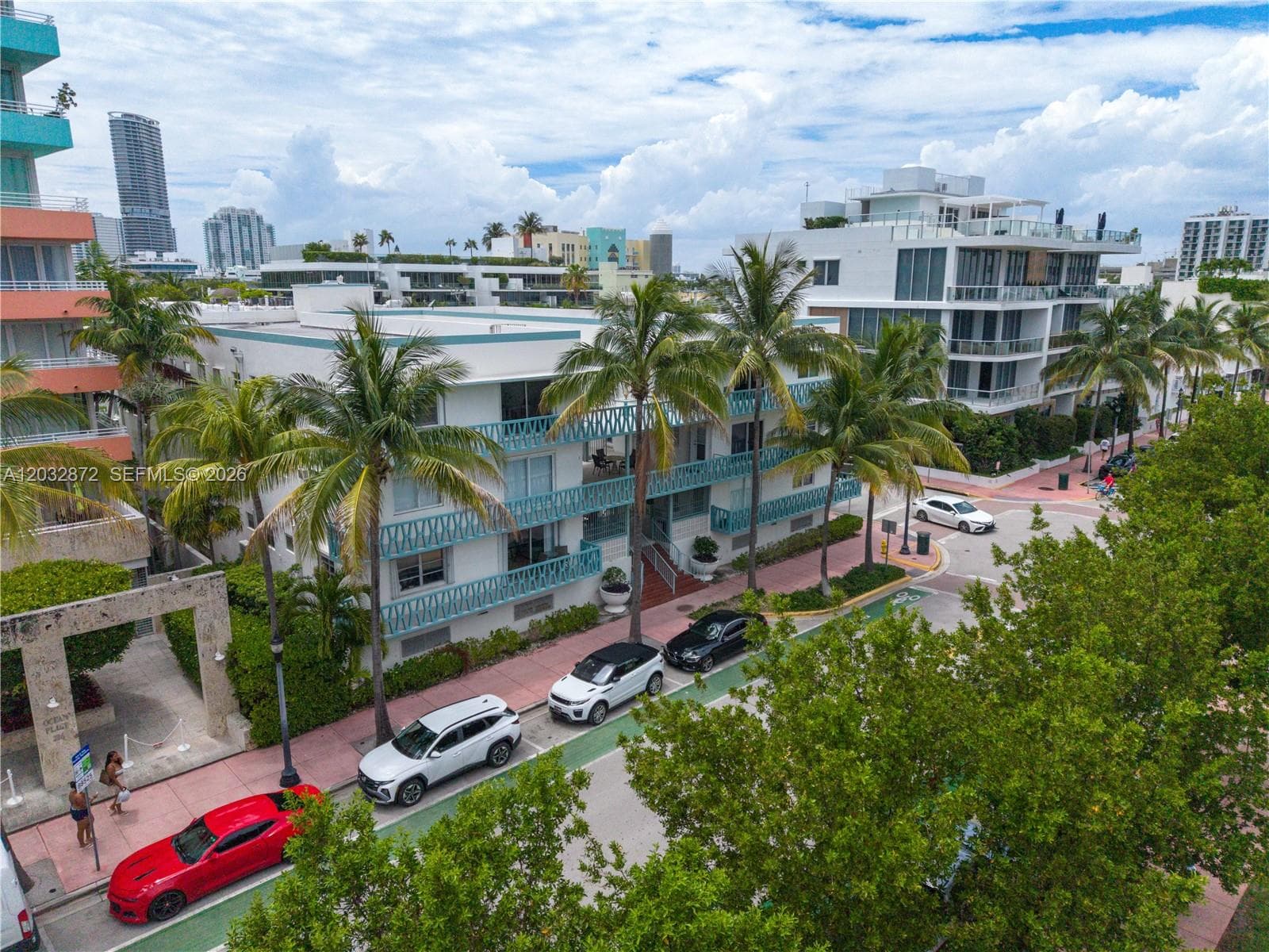 A12032872 — Miami Beach — 3