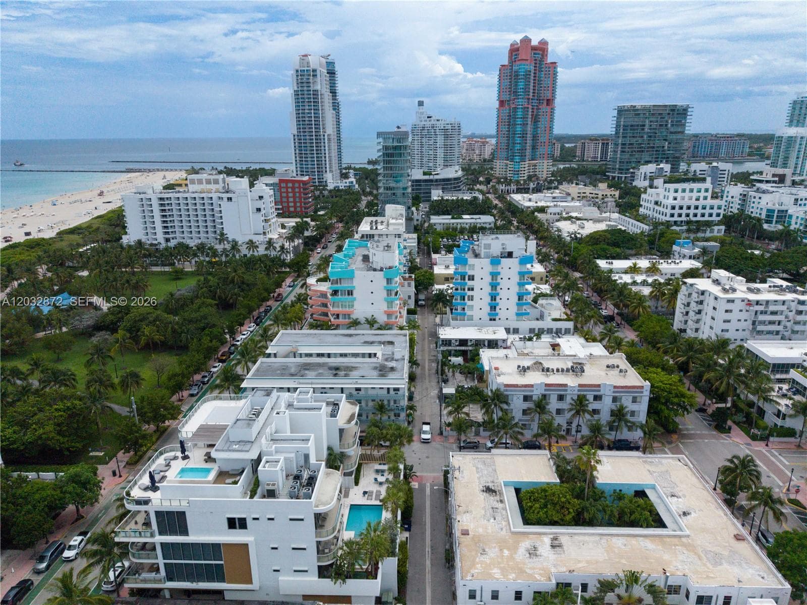 A12032872 — Miami Beach — 32