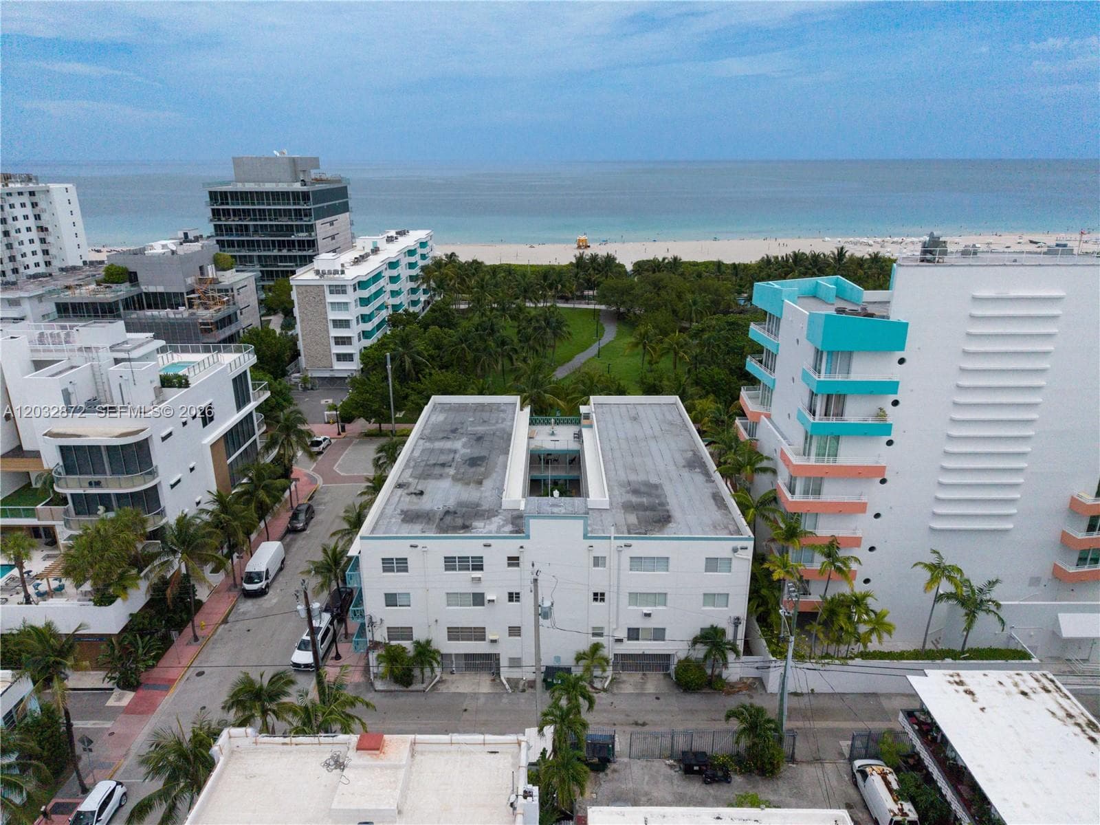 A12032872 — Miami Beach — 30