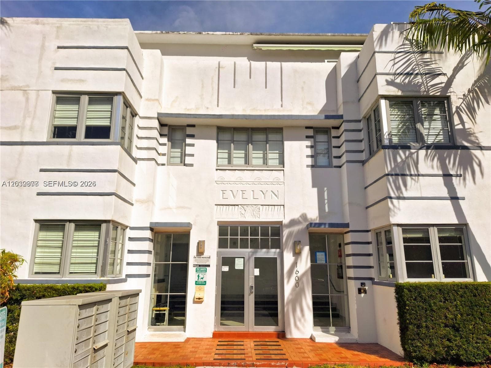 A12032878 — Miami Beach — 16