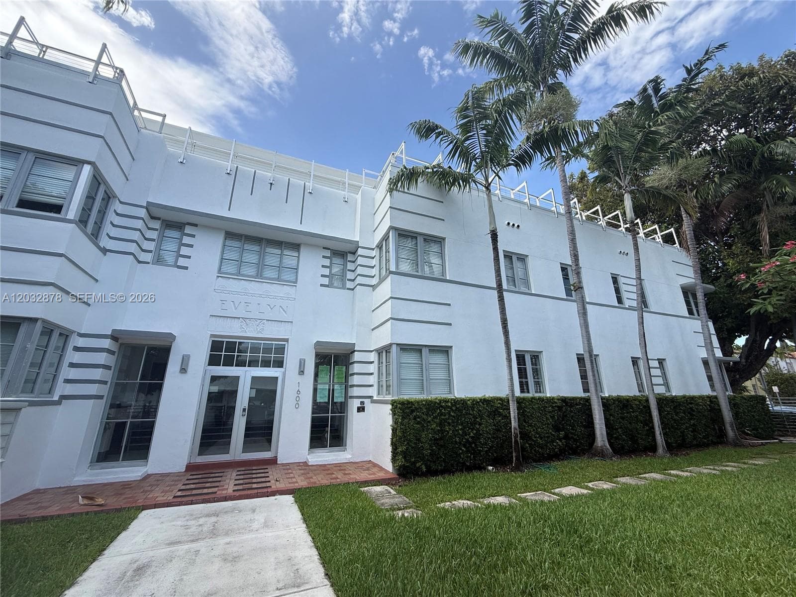 A12032878 — Miami Beach — 10
