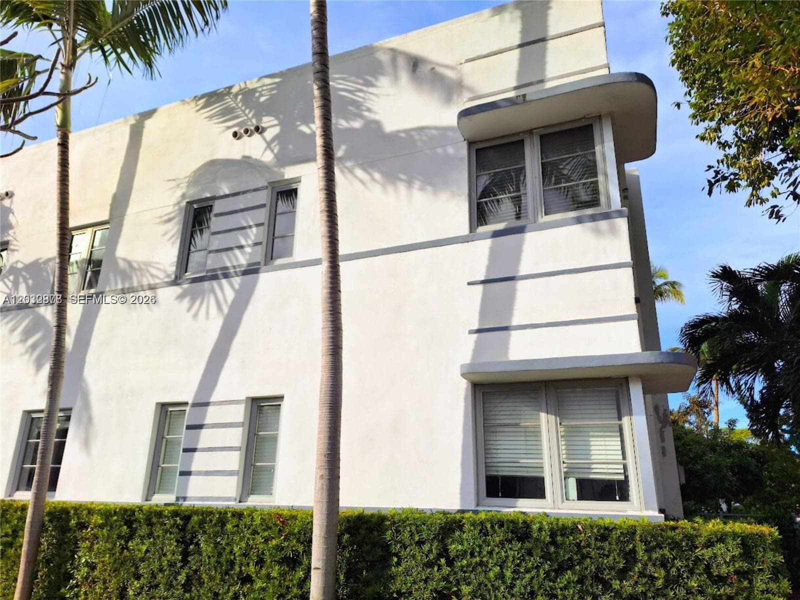 A12032878 — Miami Beach — 15