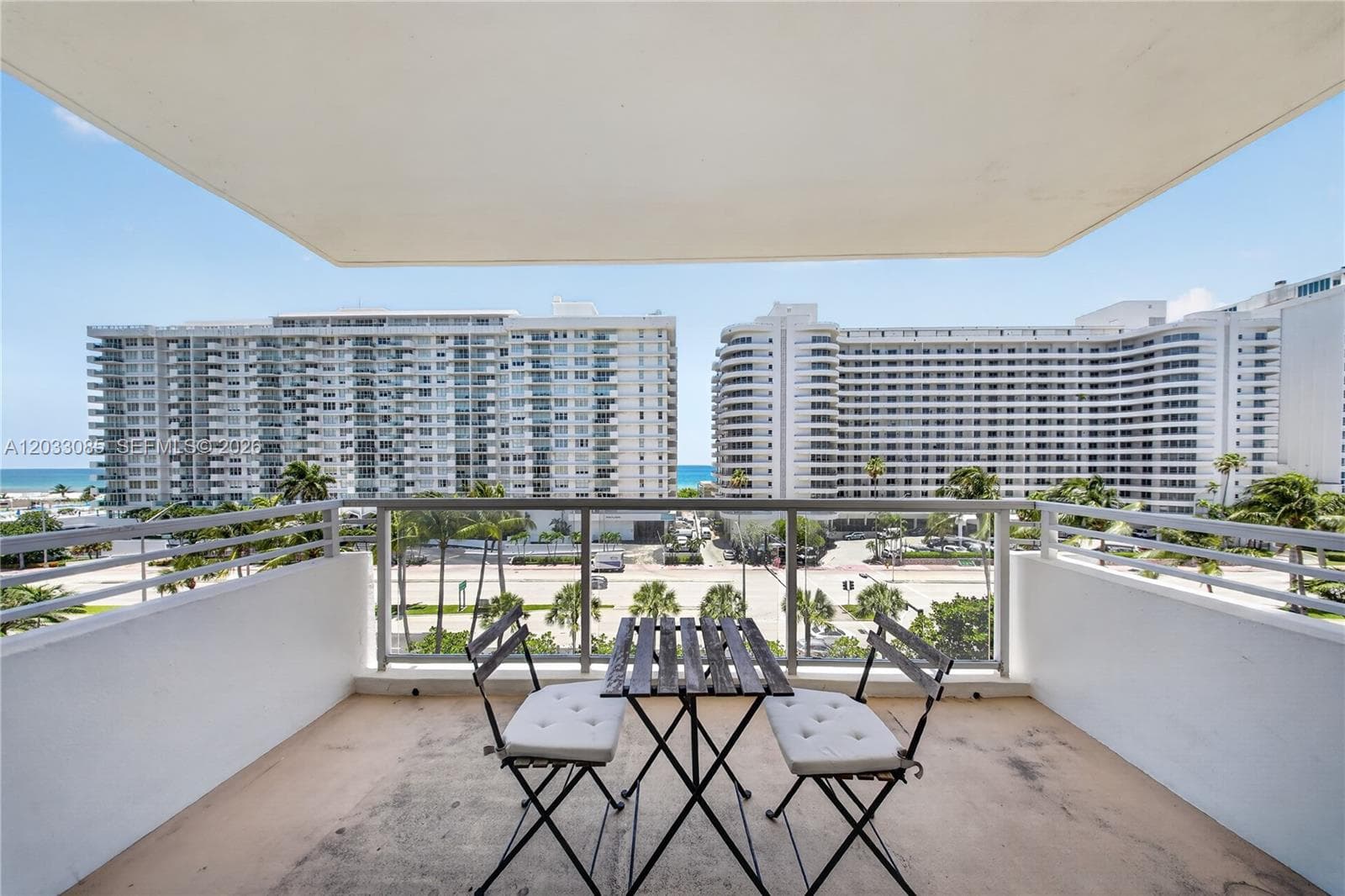 A12033085 — Miami Beach — 31