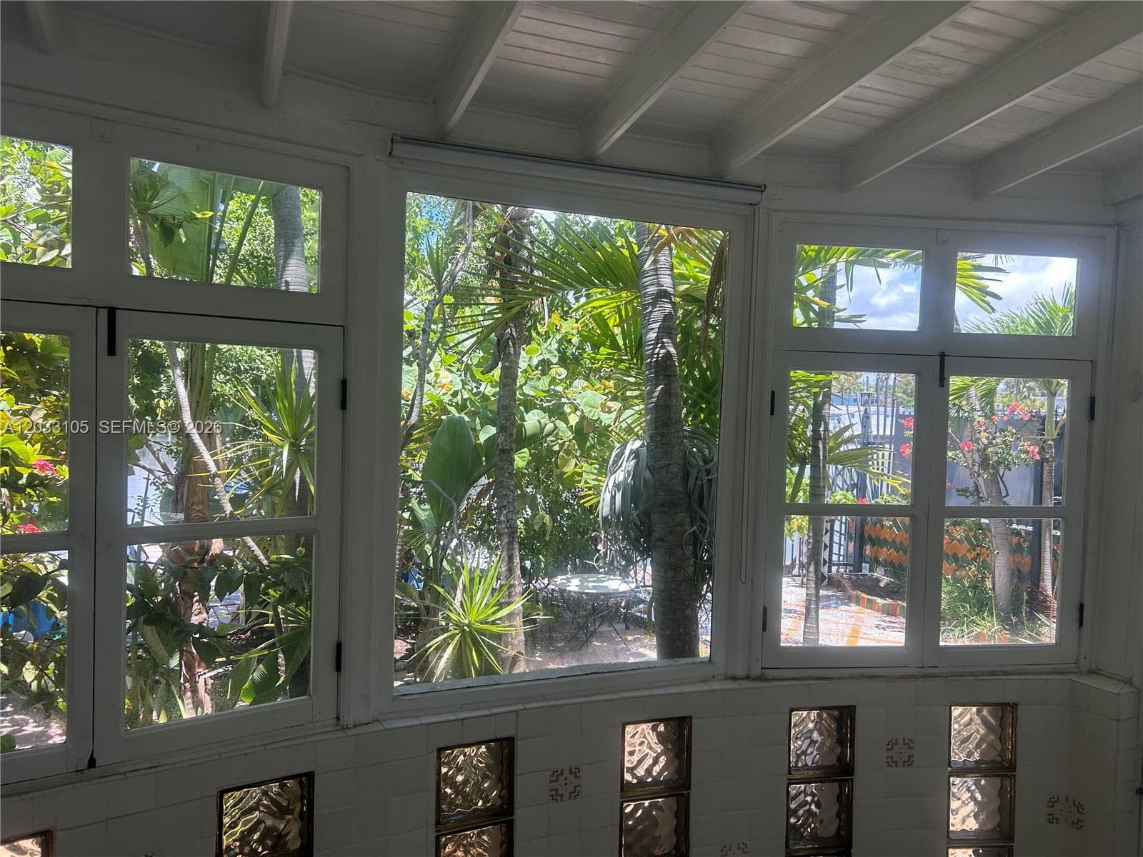 A12033105 — Miami Beach — 8