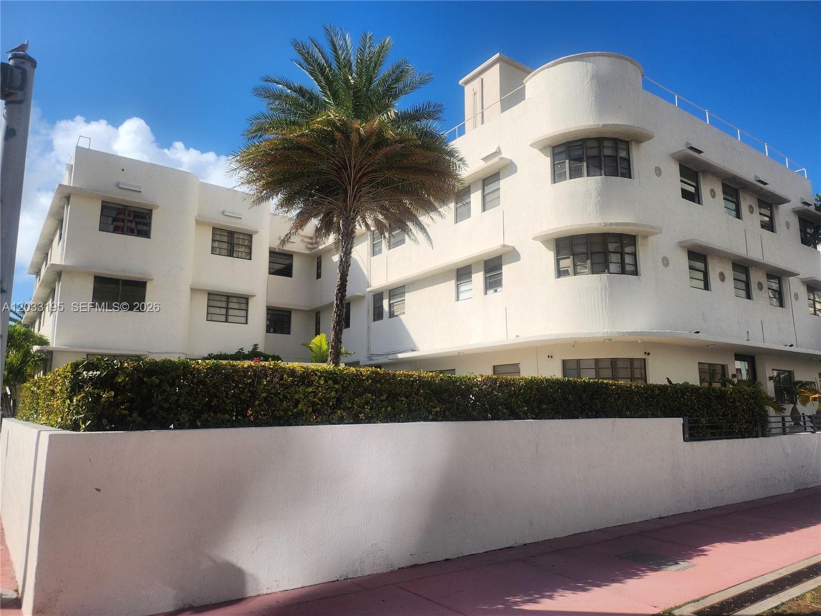 A12033195 — Miami Beach