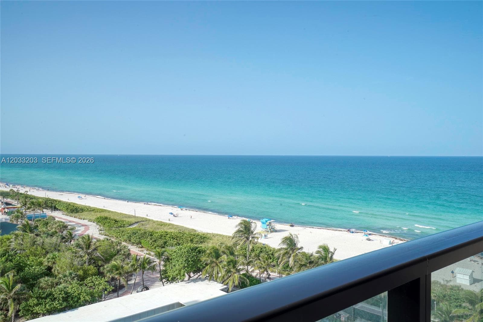 A12033203 — Miami Beach — 17