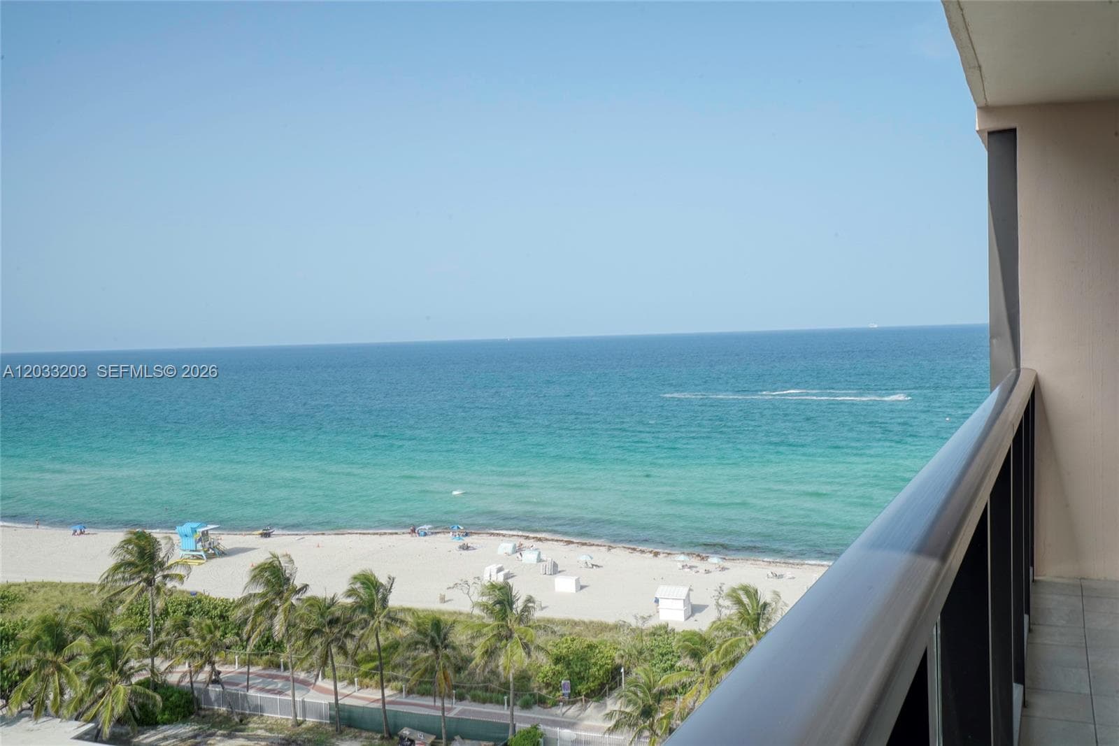 A12033203 — Miami Beach — 16