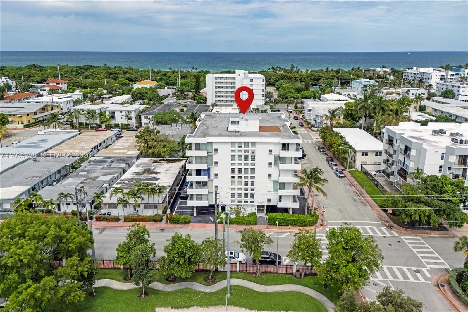 A12033238 — Miami Beach — 26