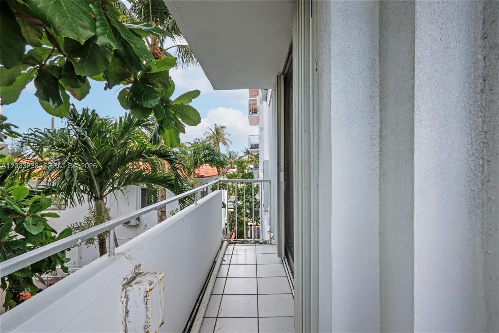 A12033238 — Miami Beach — 28