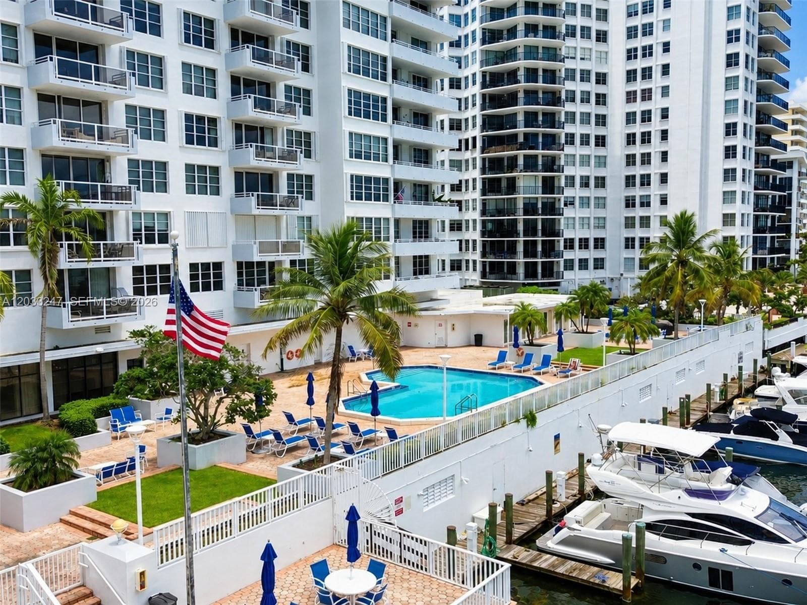 A12033247 — Miami Beach — 27