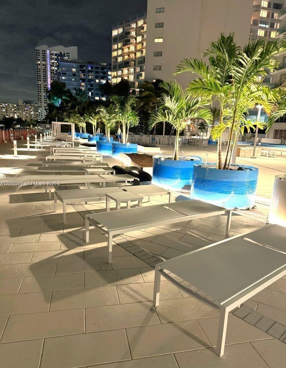 A12033269 — Miami Beach — 27