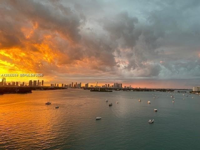 A12033269 — Miami Beach — 29