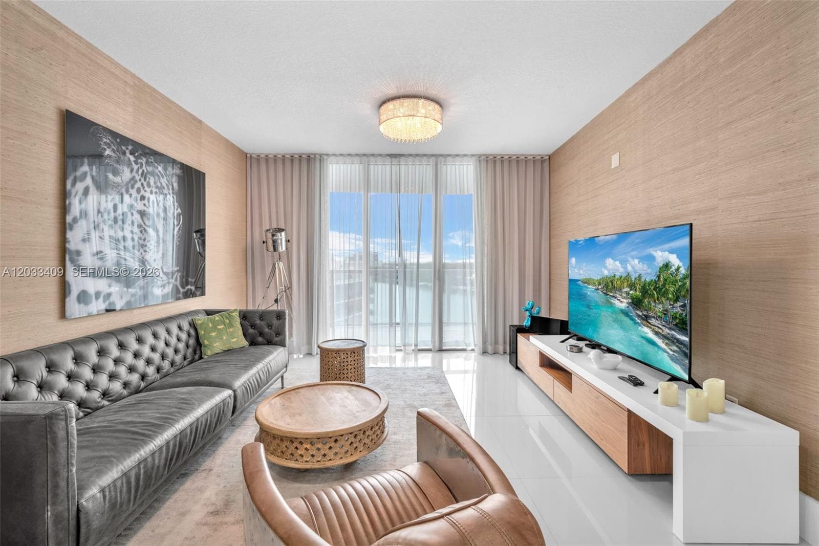 A12033409 — Miami Beach