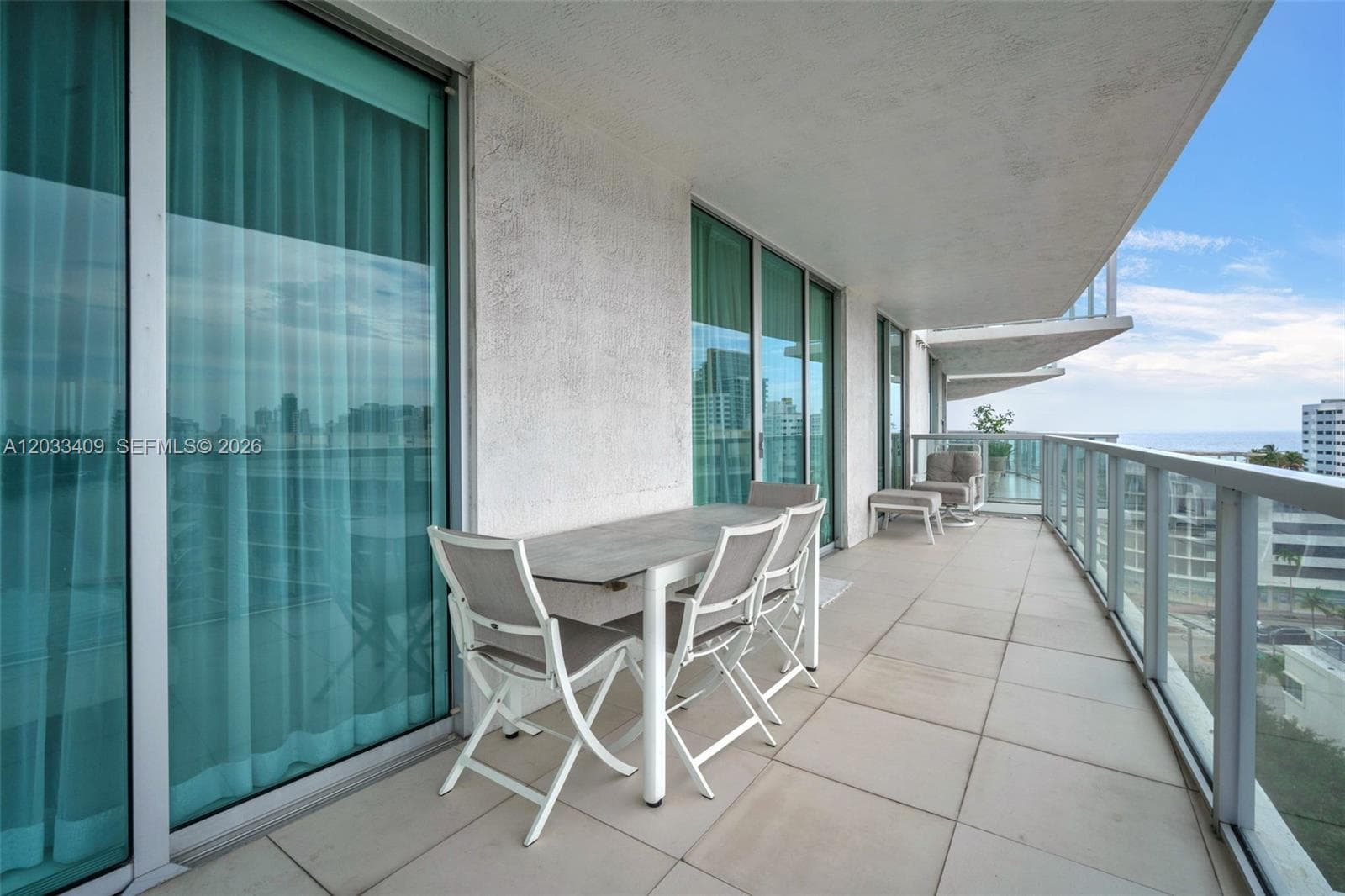 A12033409 — Miami Beach — 31