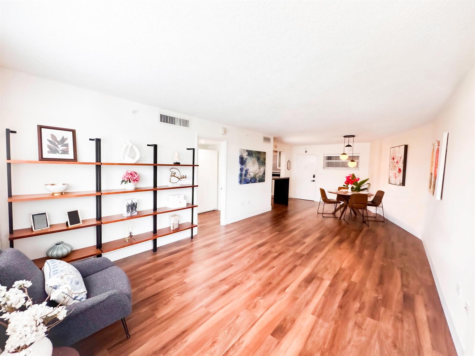 B26038462 — Miami Beach — 3