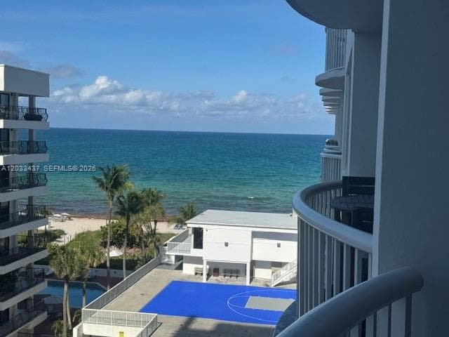 A12033437 — Miami Beach — 32