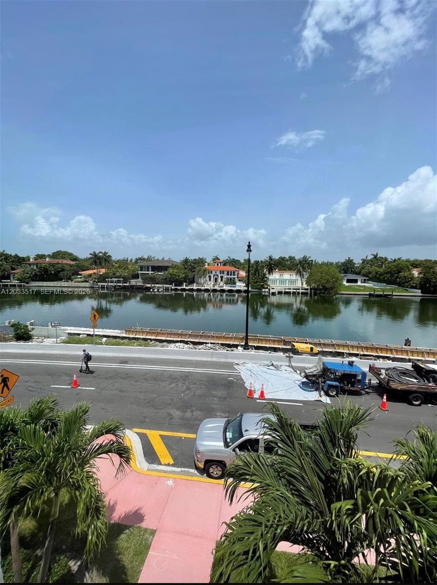 A12033517 — Miami Beach — 6