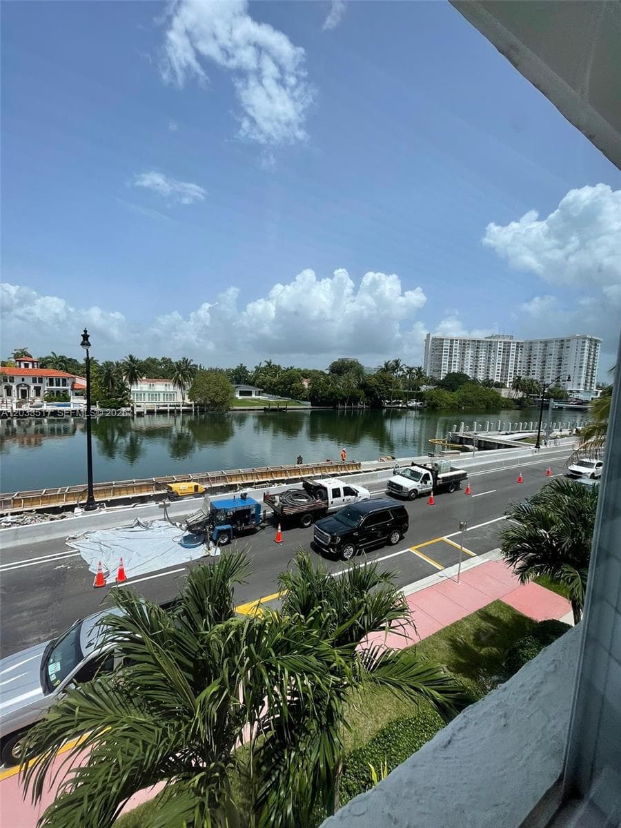 A12033517 — Miami Beach — 5