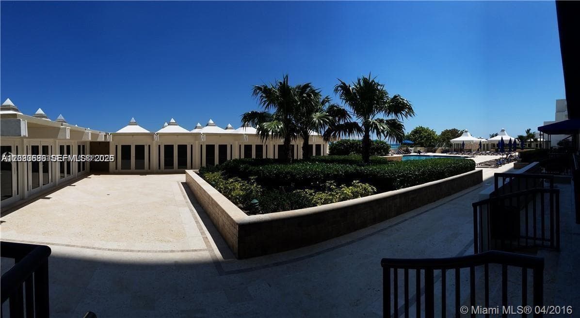 A12033586 — Miami Beach — 4