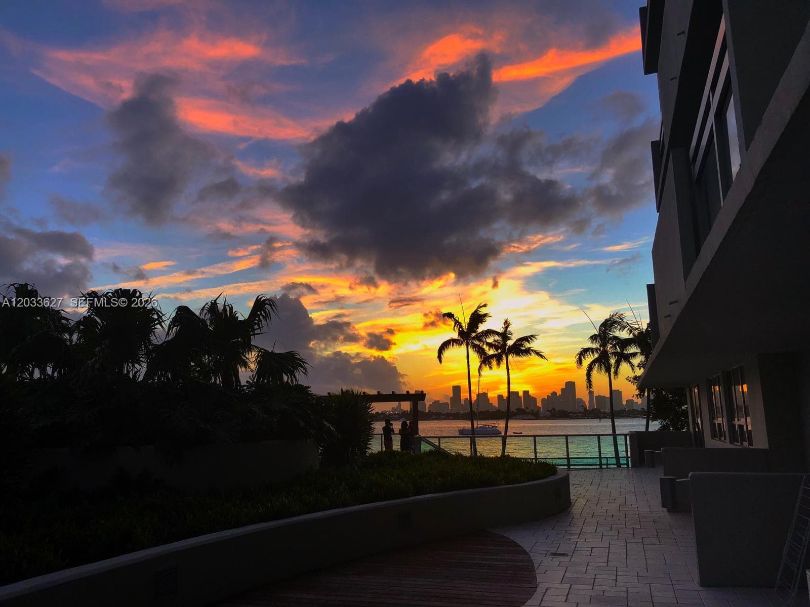 A12033627 — Miami Beach — 10