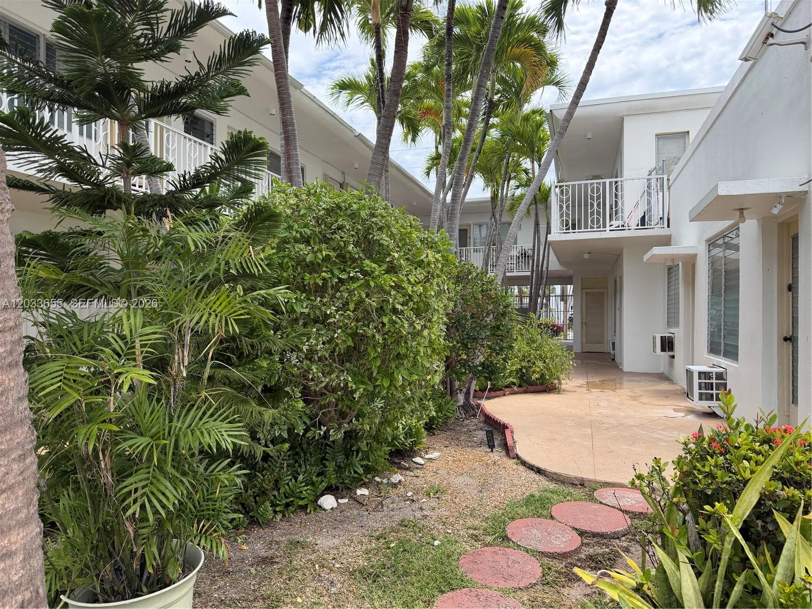 A12033655 — Miami Beach — 3