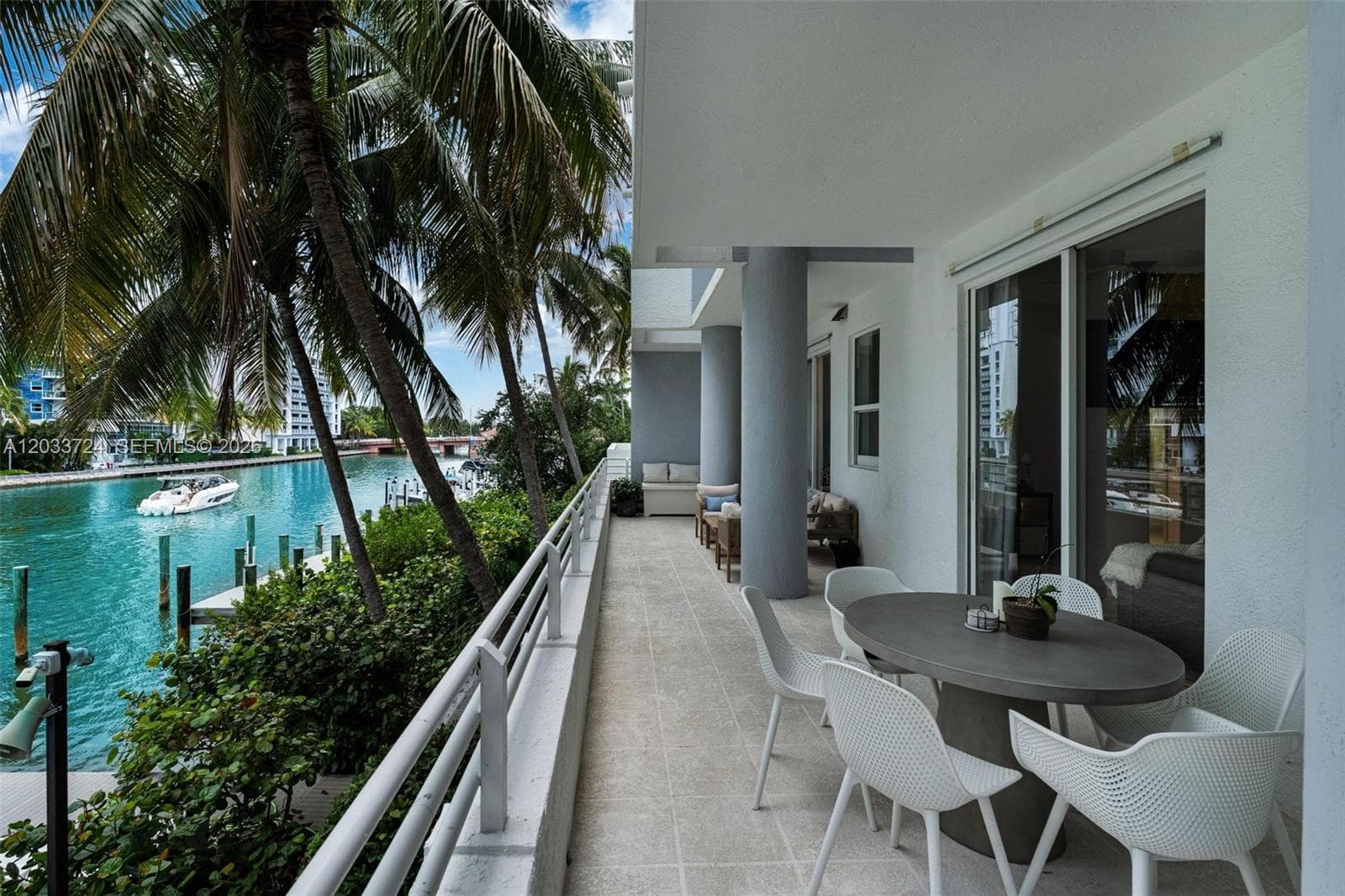 A12033724 — Miami Beach — 19