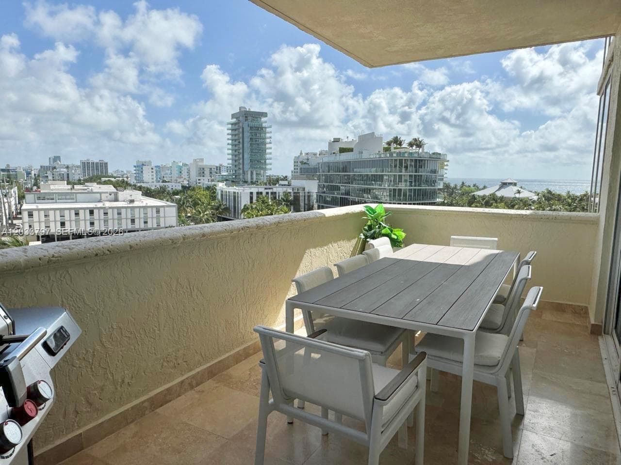 A12033797 — Miami Beach — 10