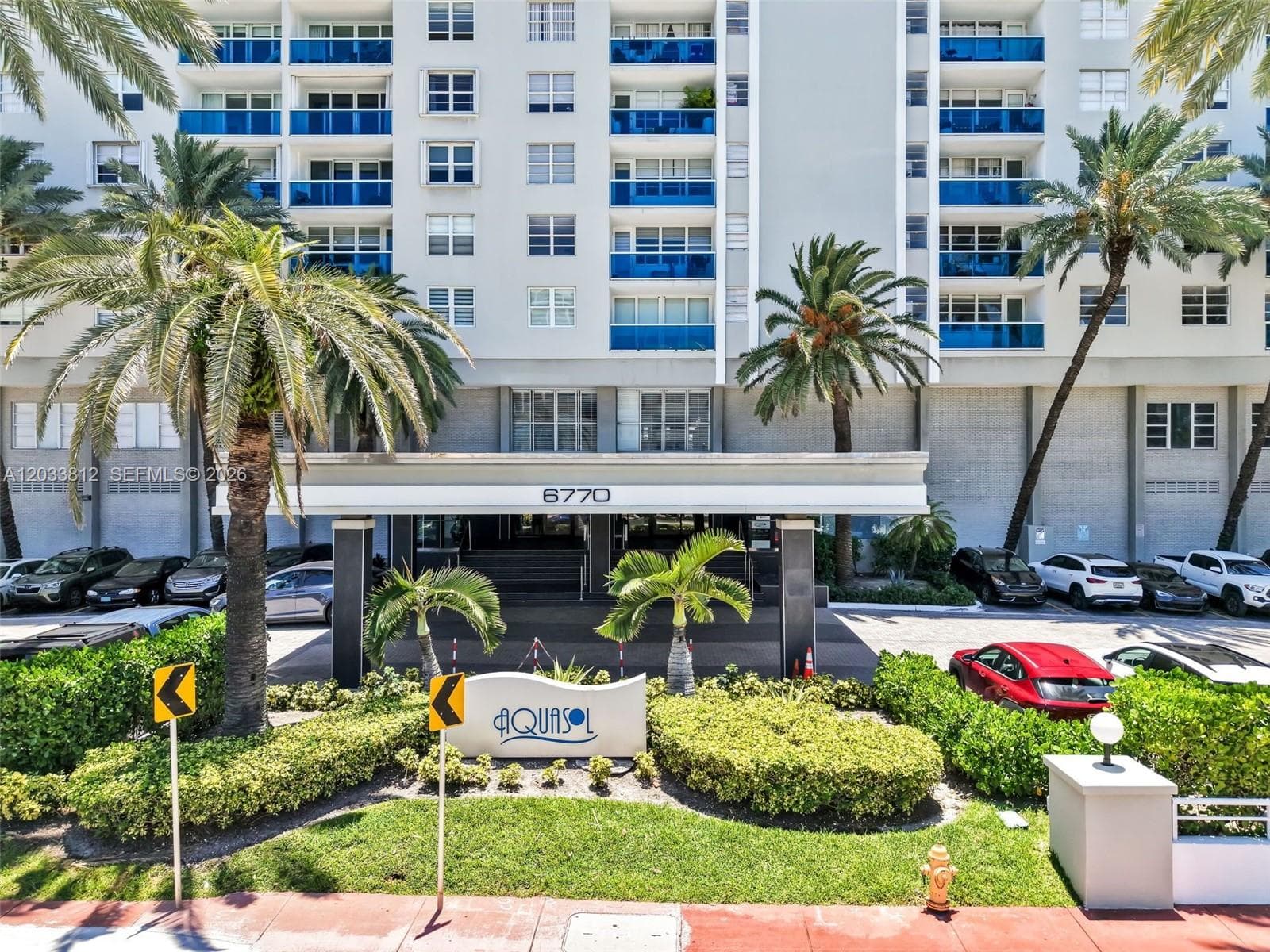 A12033812 — Miami Beach — 23