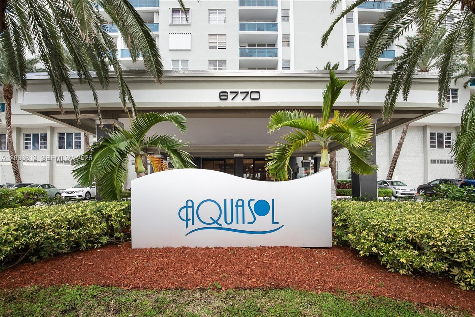 A12033812 — Miami Beach — 22