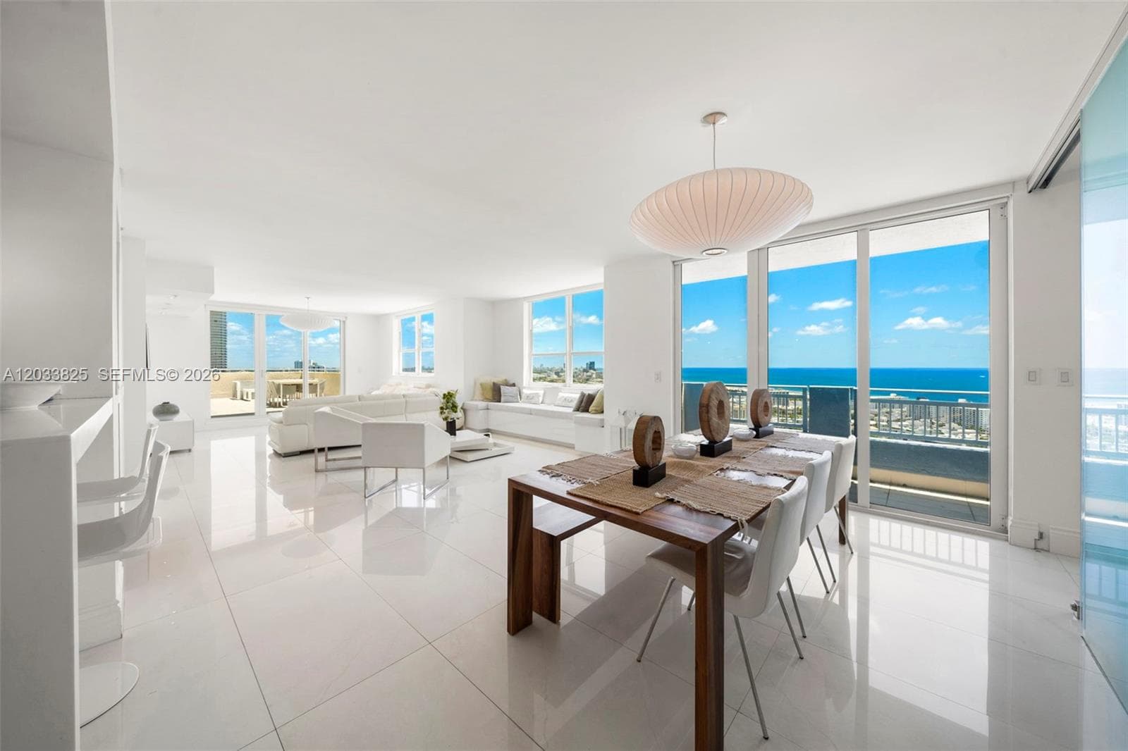 A12033825 — Miami Beach