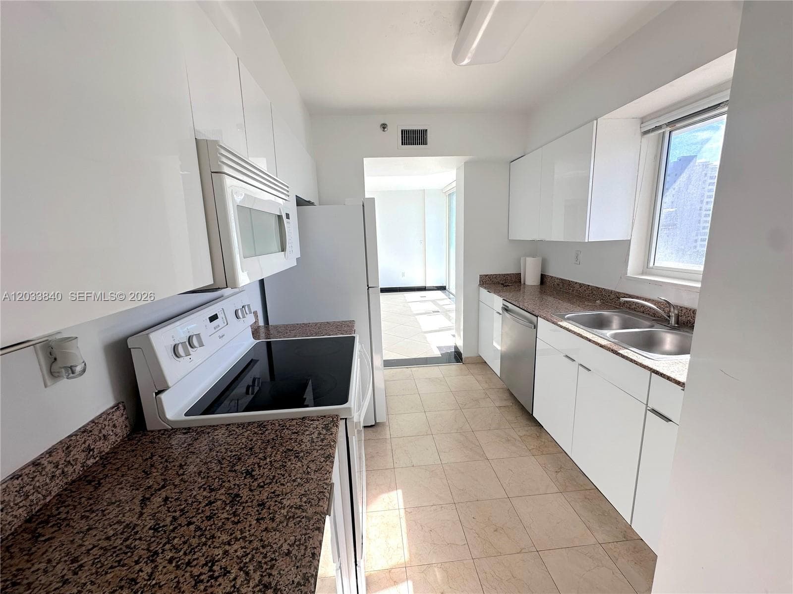 A12033840 — Miami Beach — 5