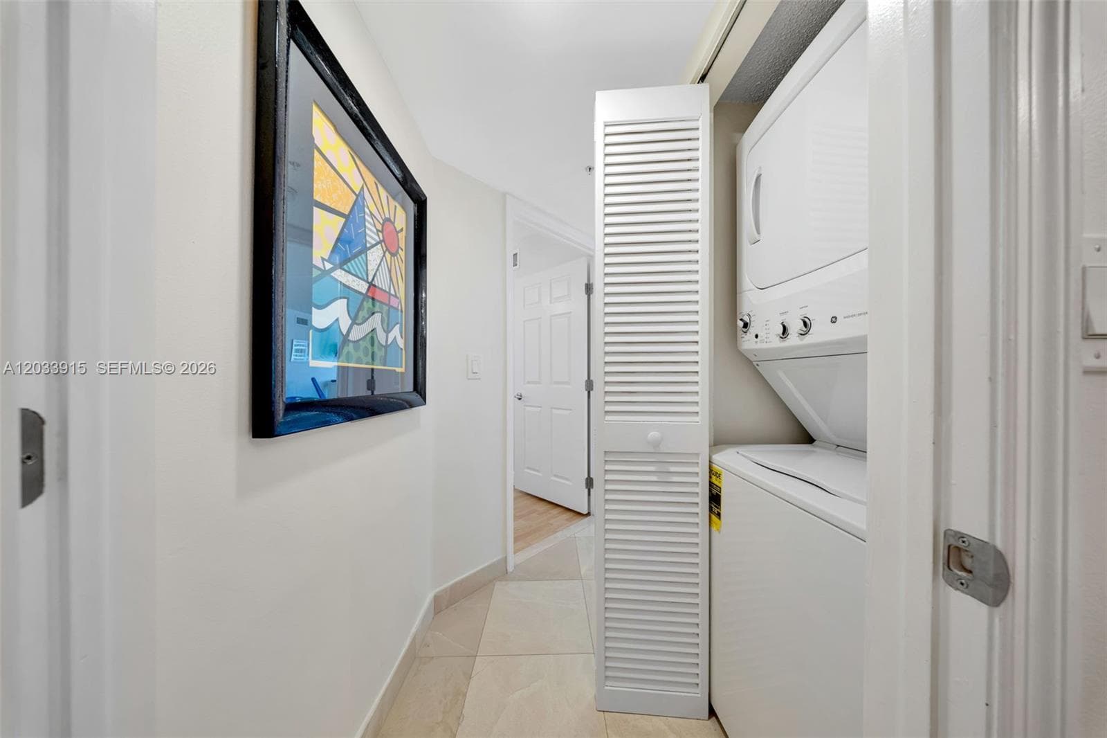 A12033915 — Miami Beach — 17