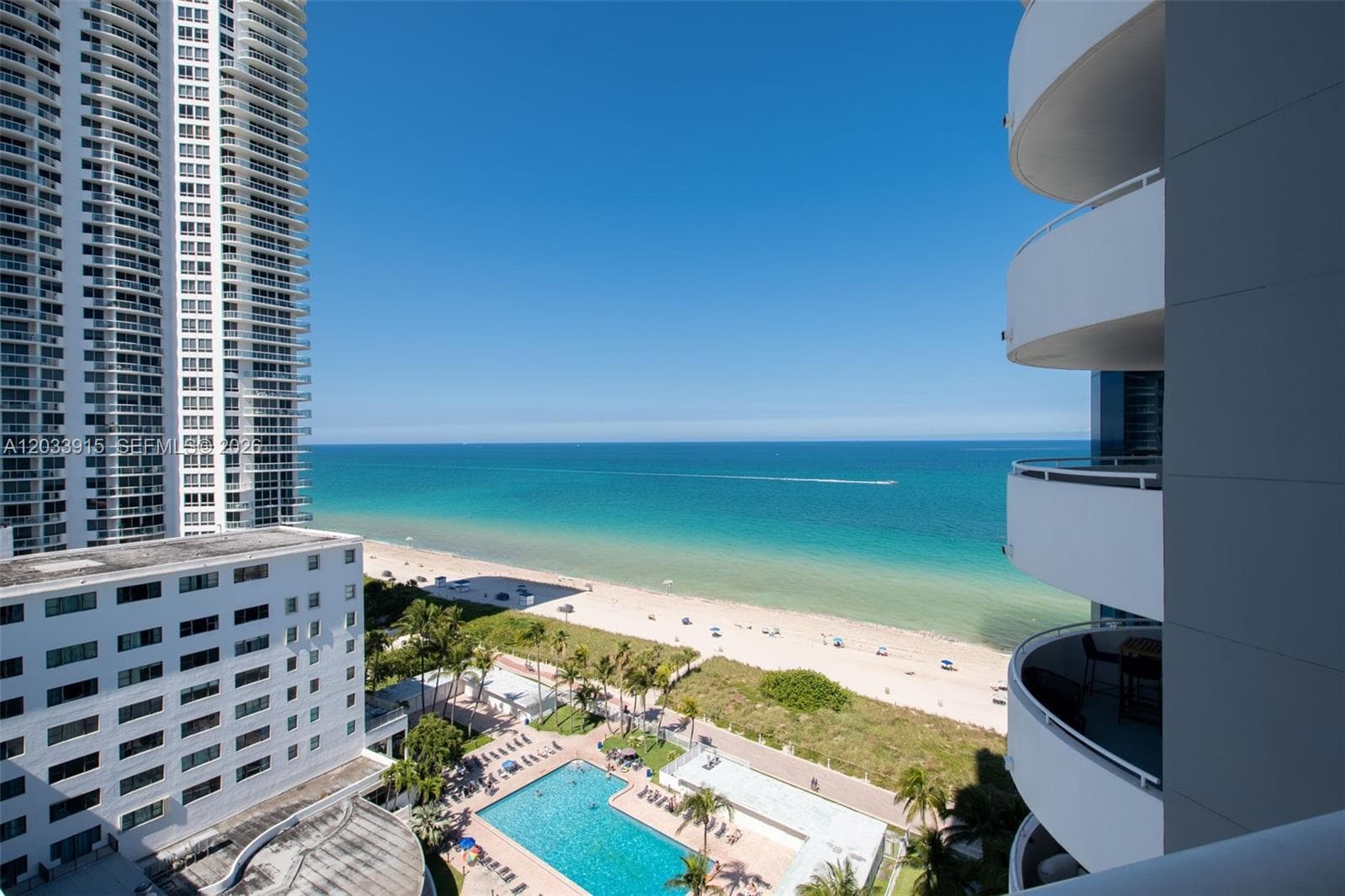 A12033915 — Miami Beach — 43