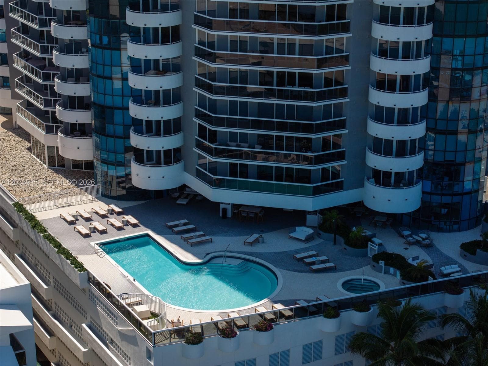 A12033915 — Miami Beach — 7