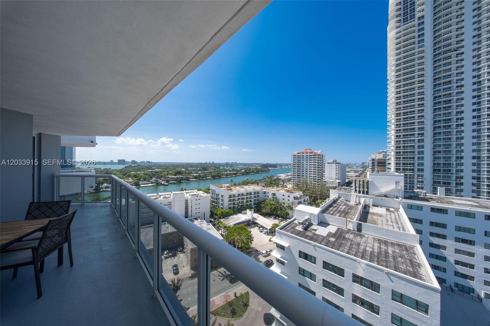 A12033915 — Miami Beach — 41