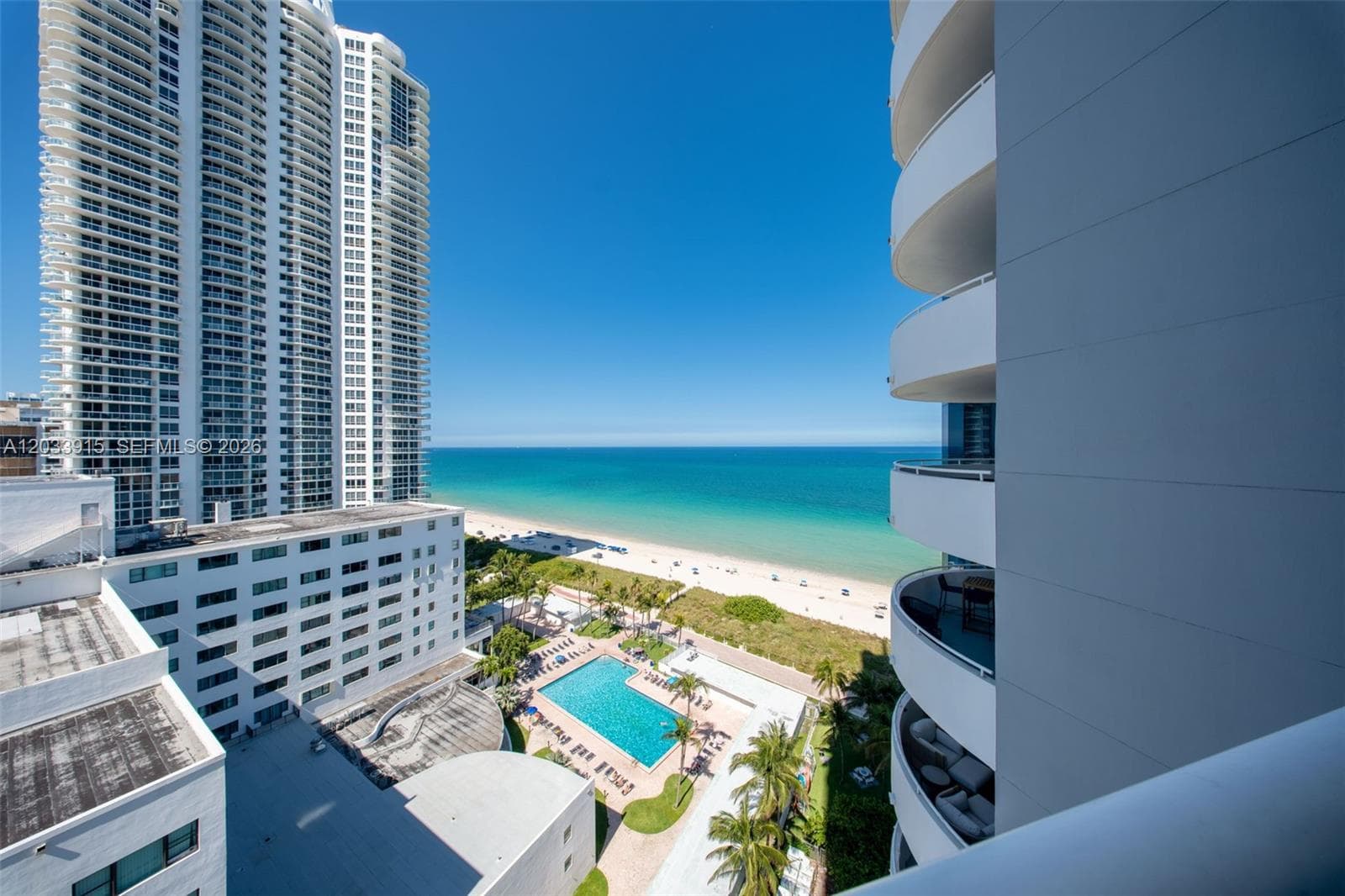 A12033915 — Miami Beach — 44