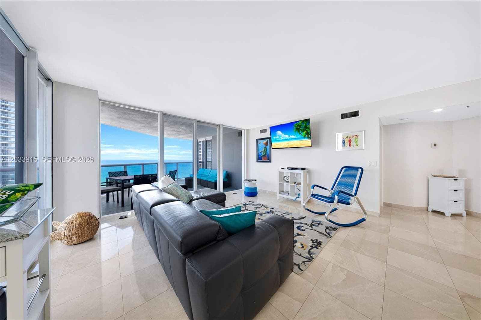 A12033915 — Miami Beach — 4