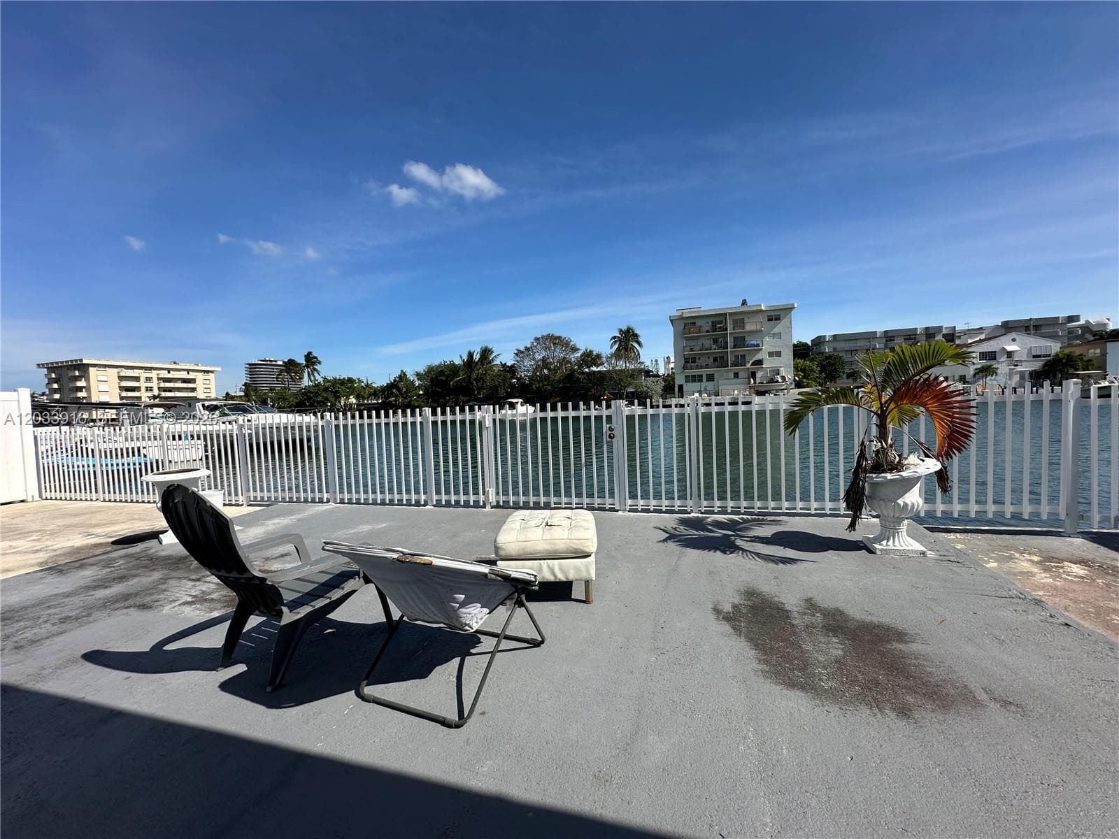A12033916 — Miami Beach — 12
