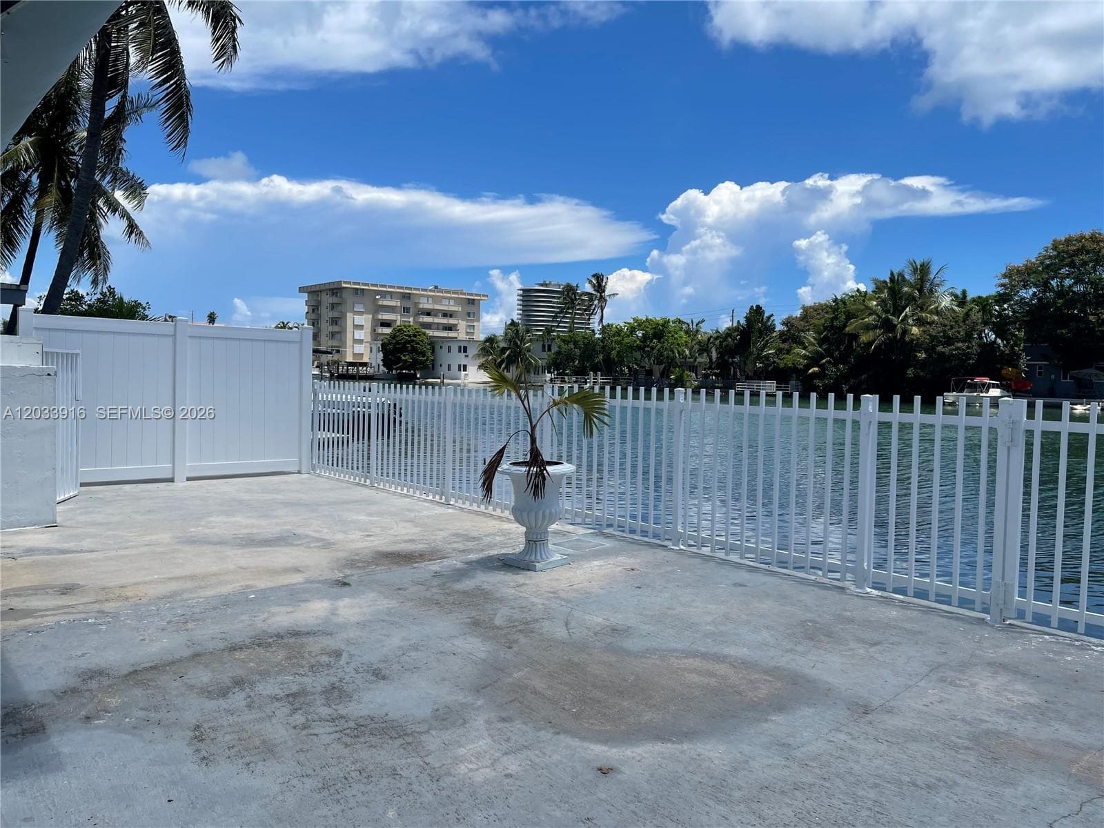 A12033916 — Miami Beach — 14