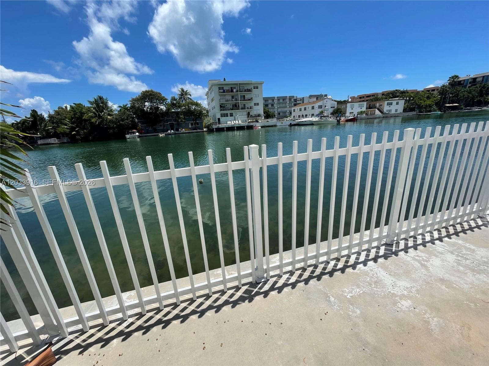 A12033916 — Miami Beach — 15
