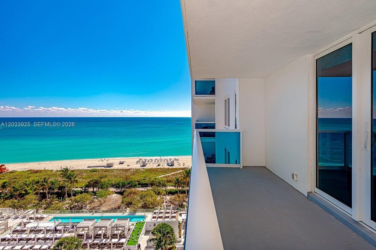 A12033925 — Miami Beach