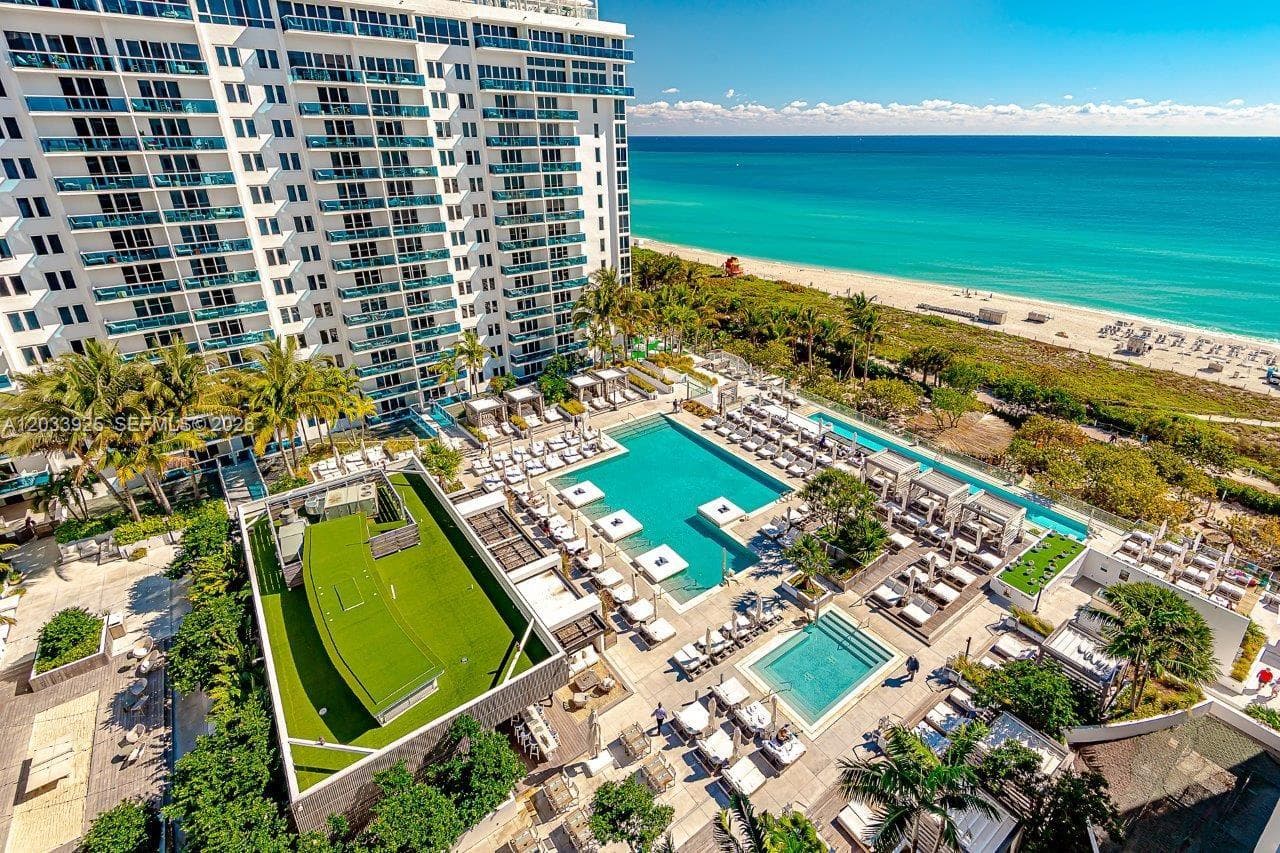 A12033925 — Miami Beach — 20