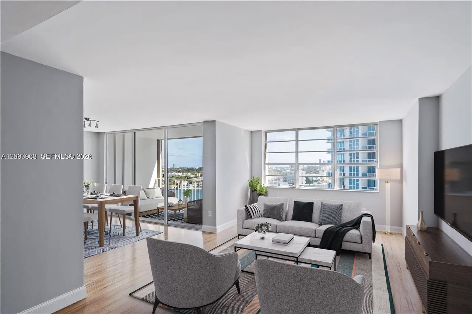 A12033968 — Miami Beach