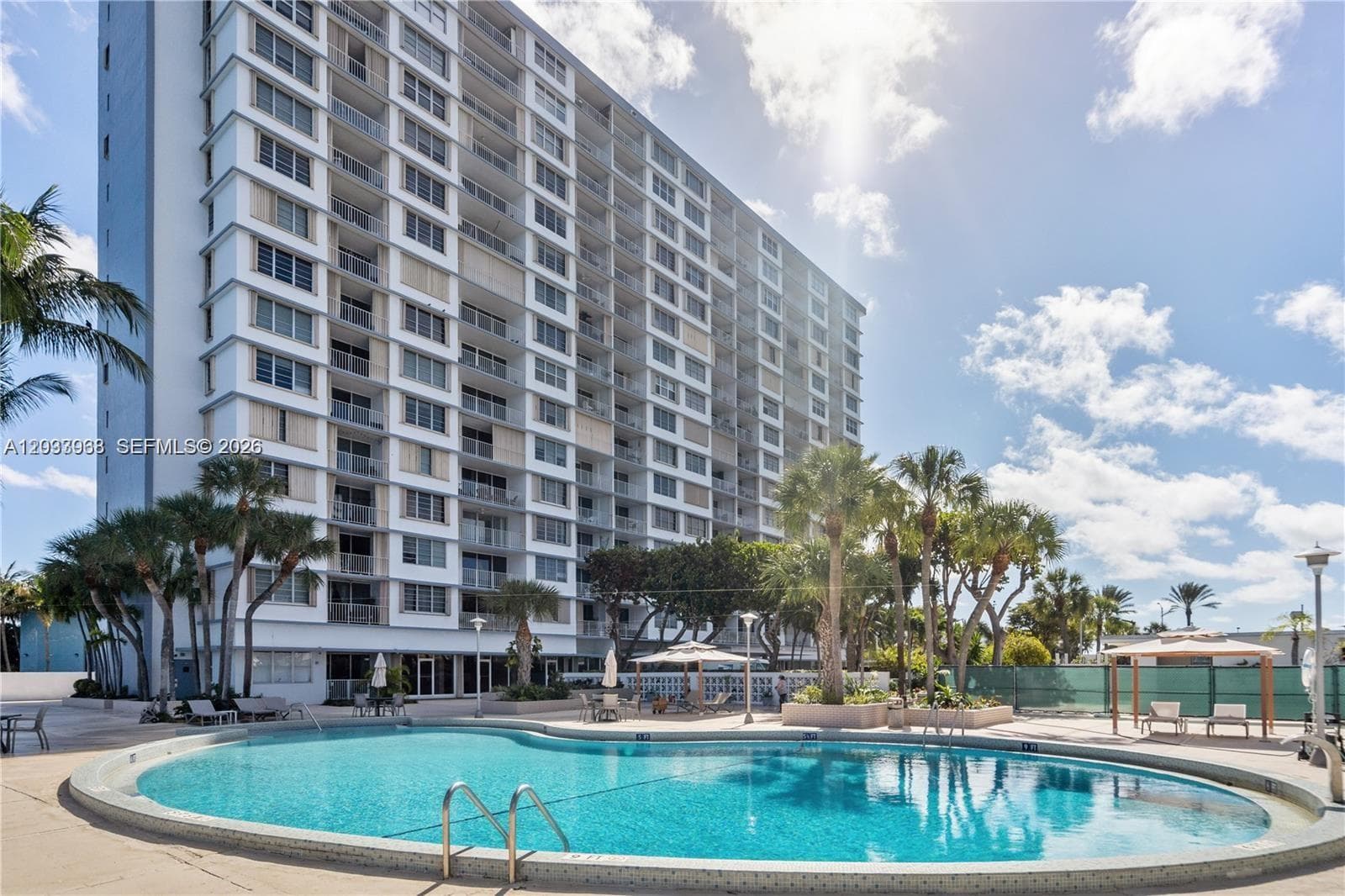 A12033968 — Miami Beach — 19