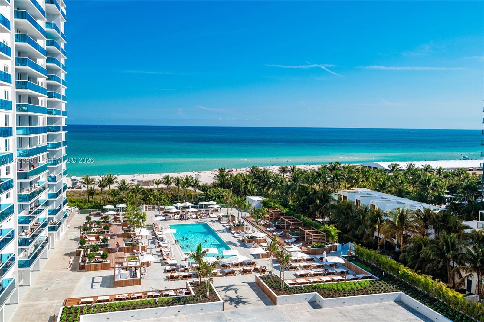 A12033981 — Miami Beach — 27
