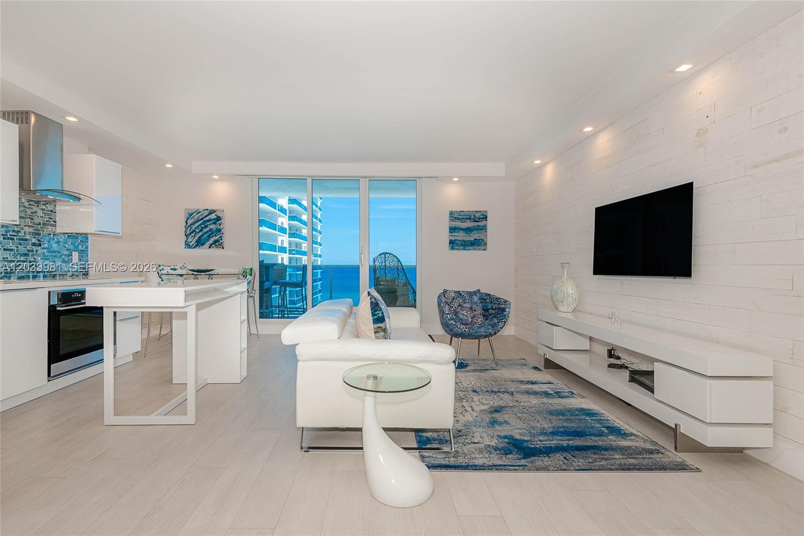 A12033981 — Miami Beach — 3