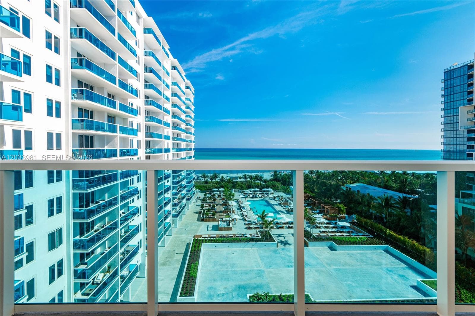 A12033981 — Miami Beach — 24